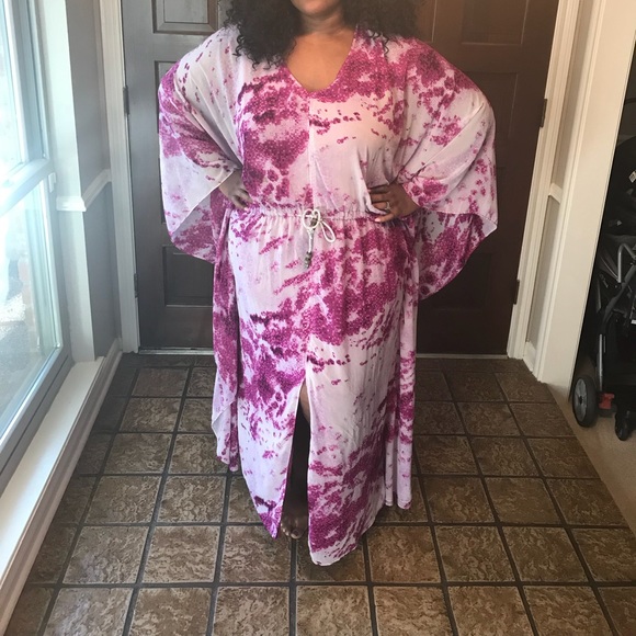 Dresses & Skirts - Kris Jenner Collection V-Neck Printed Caftan